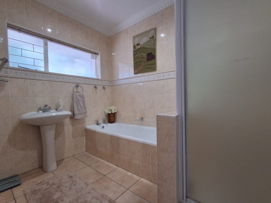 3 Bedroom Property for Sale in Mangold Park Eastern Cape